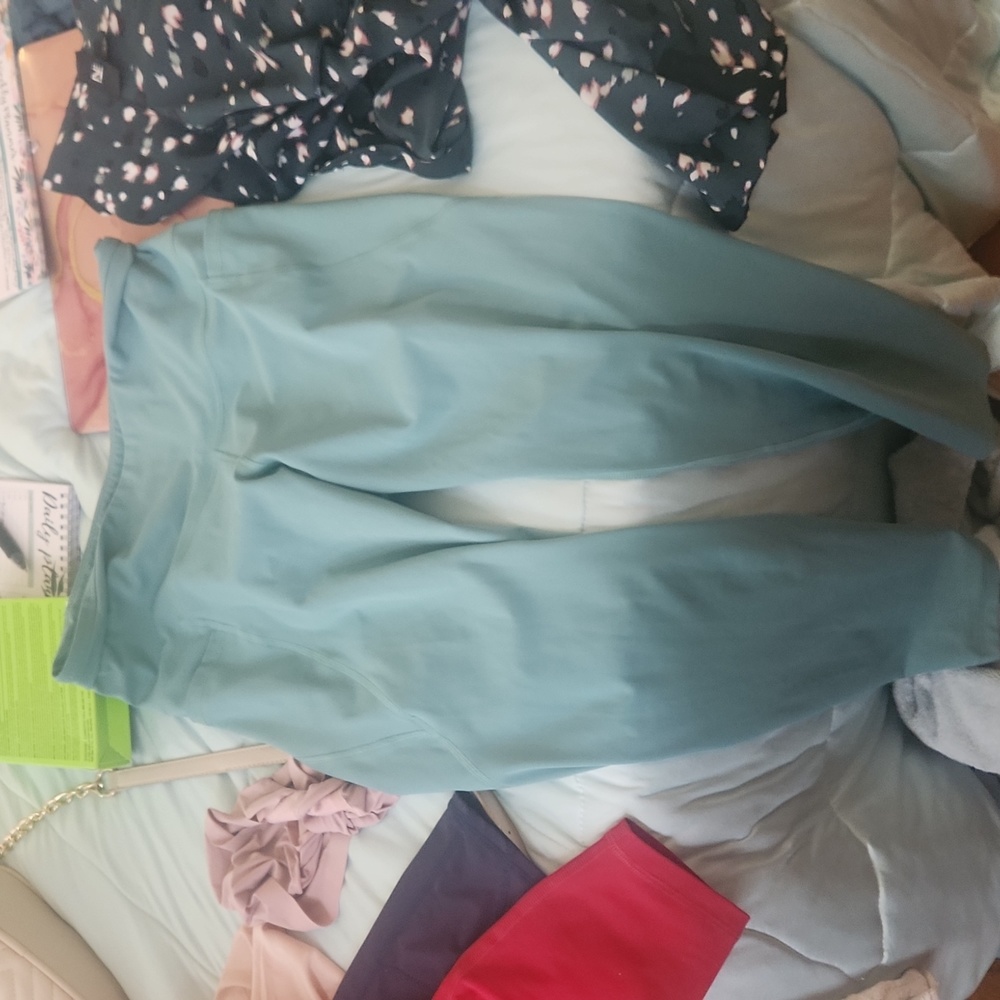 Old navy powersoft legging with pockets size large